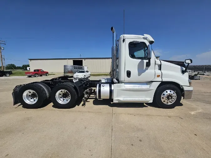 2016 FREIGHTLINER CASCADIA