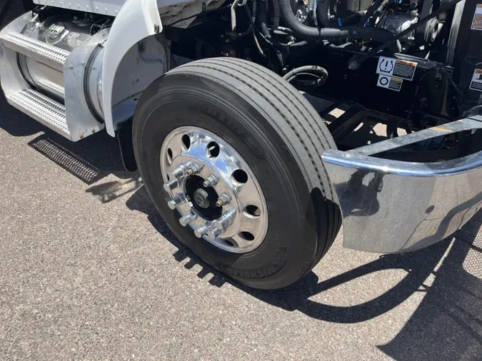 2019 Peterbilt 330