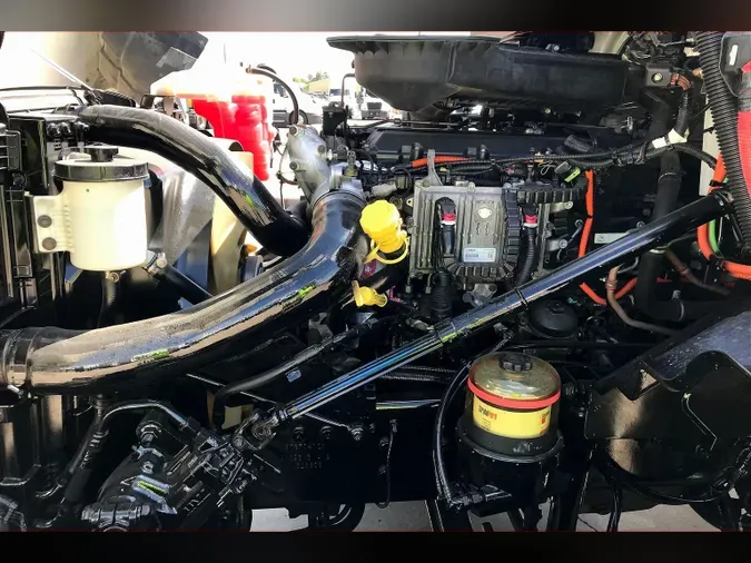 2019 INT LT625 6x4