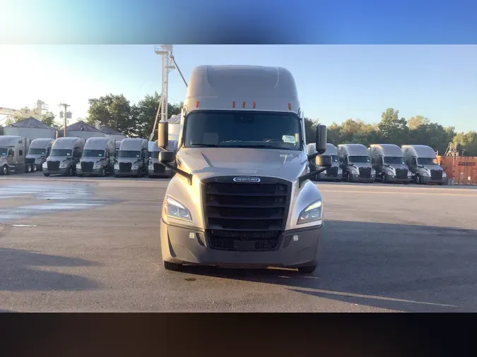 2022 Freightliner Cascadia 126