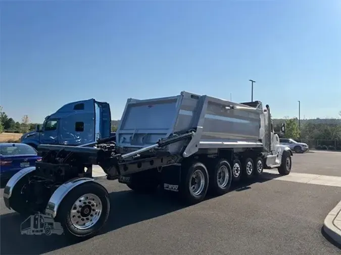 2025 PETERBILT 567