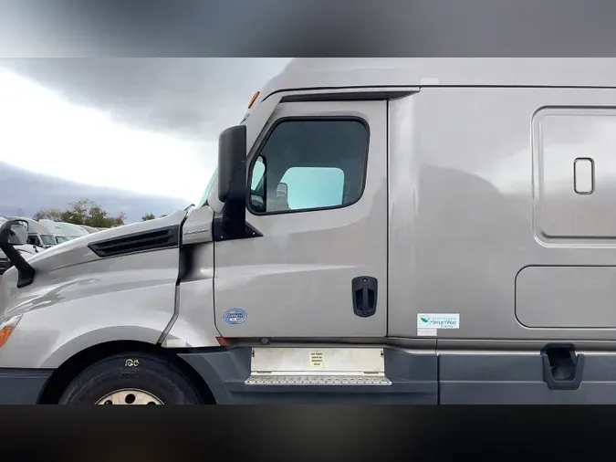 2022 Freightliner Cascadia 126