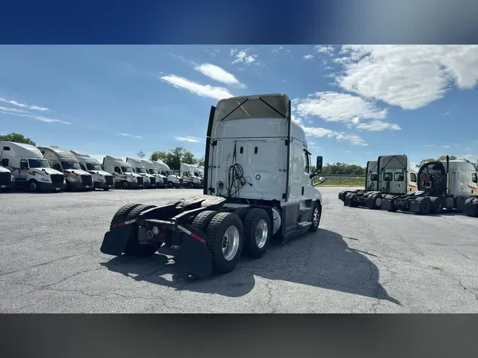2021 Freightliner Cascadia 12604330e6c2e97ce7084ce271302cc8821
