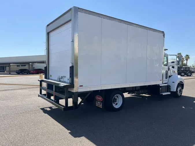 2018 Peterbilt 325