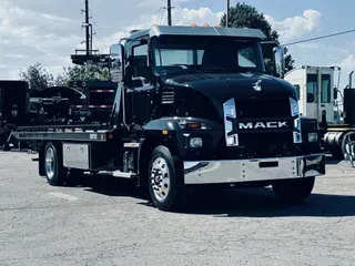 2025 MACK MD64