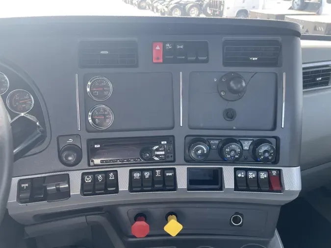 2020 Kenworth T880