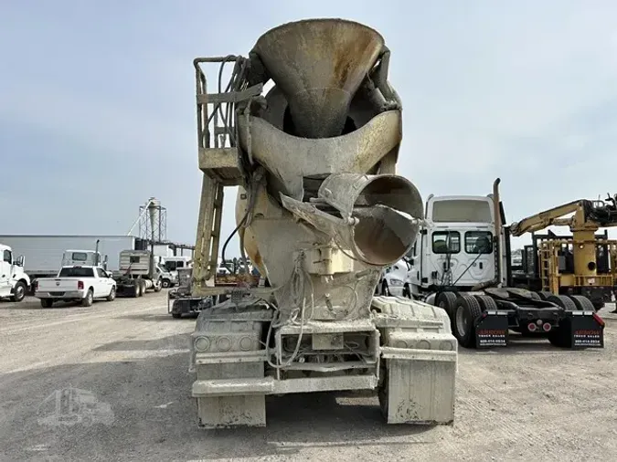 2017 MACK GRANITE GU533