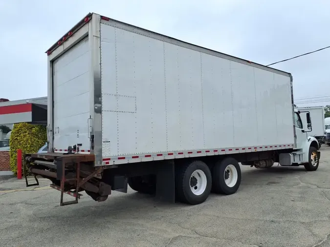 2018 FREIGHTLINER M2 106