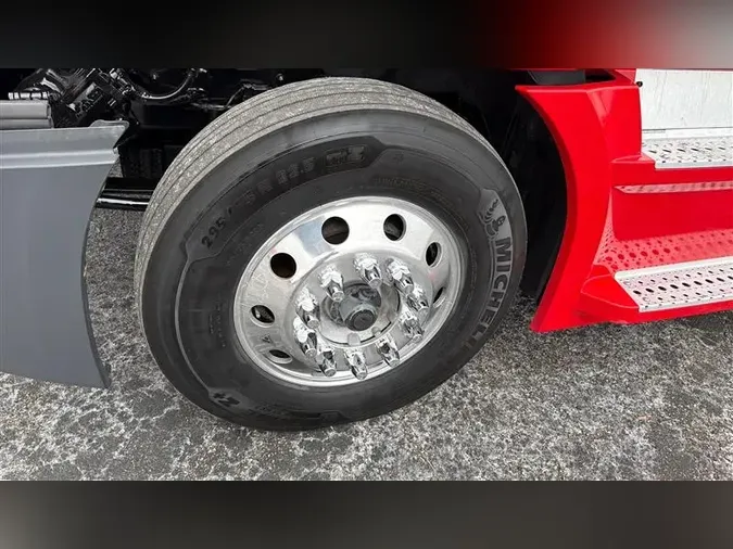 2022 FREIGHTLINER CA126