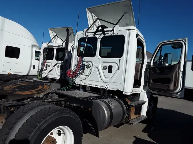 2016 FREIGHTLINER/MERCEDES CASCADIA 125