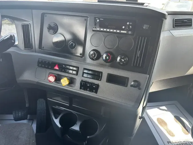 2022 FREIGHTLINER Cascadia 126