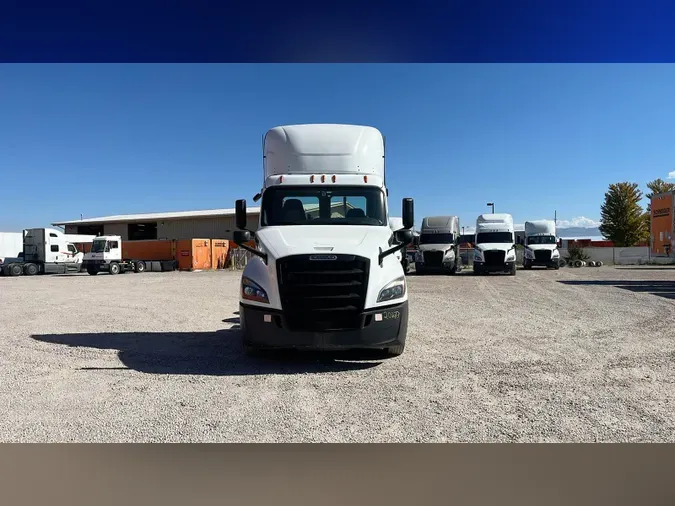 2020 Freightliner Cascadia 126