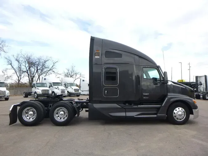 2023 Kenworth T680