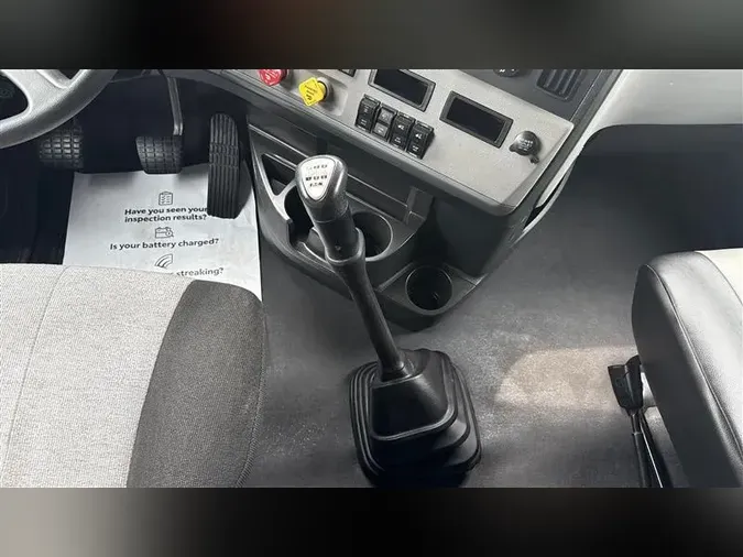 2021 FREIGHTLINER CA126