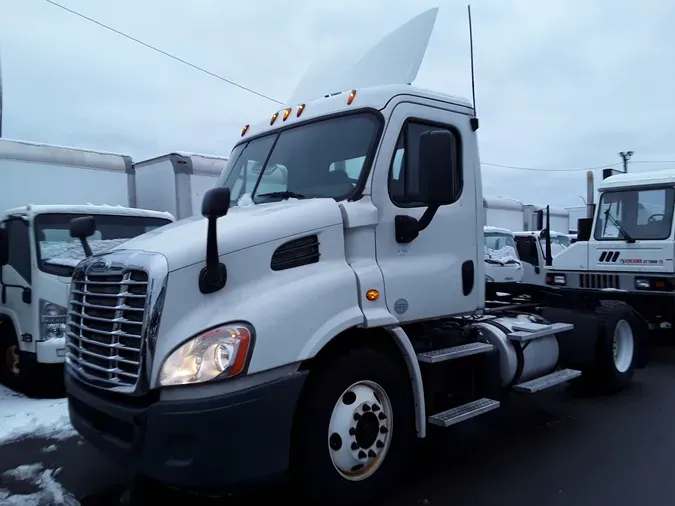 2015 FREIGHTLINER/MERCEDES CASCADIA 113045b667dfba49f96ea9cf0a240c70be2