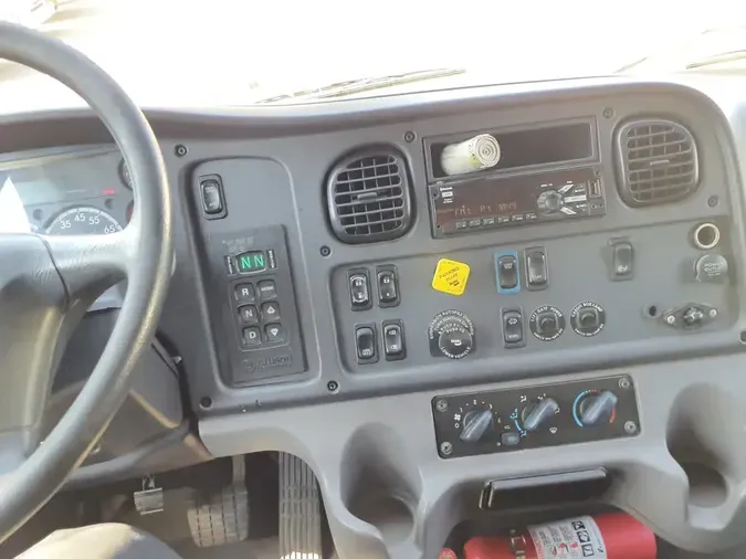 2020 FREIGHTLINER M2 106