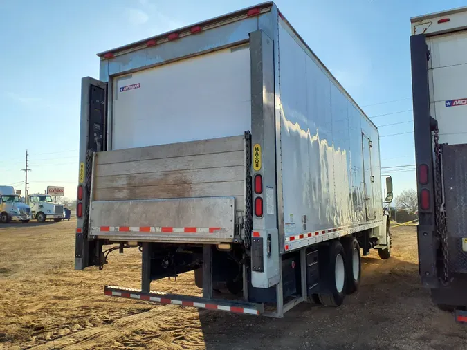 2017 FREIGHTLINER/MERCEDES M2 106