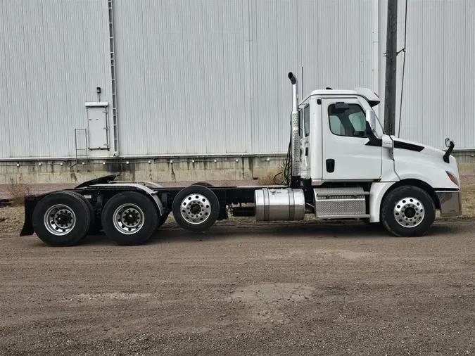 2025 Freightliner New Cascadia