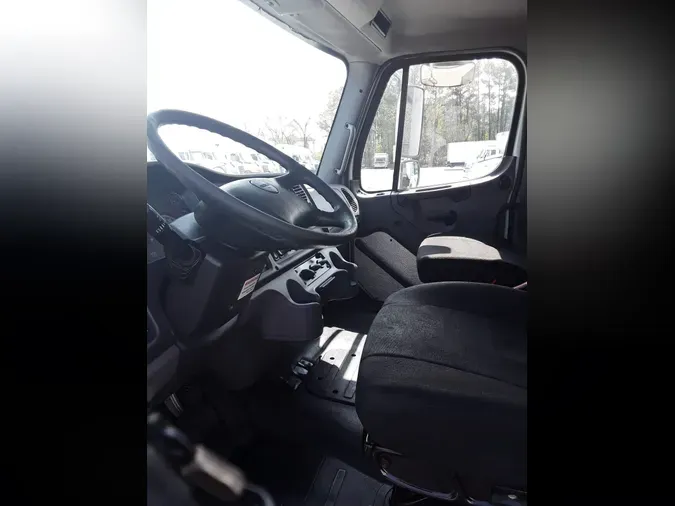 2019 FREIGHTLINER/MERCEDES M2 106