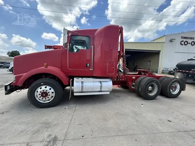 2010 KENWORTH T800