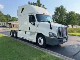 2016 FREIGHTLINER X12564ST