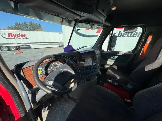 2017 FREIGHTLINER/MERCEDES CASCADIA 125