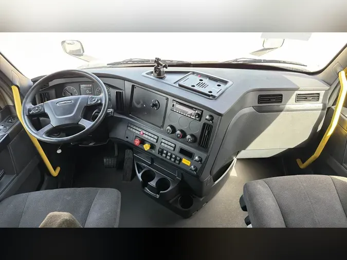 2025 Freightliner Cascadia 126046de14c8eacb5460aa6fdea757ce911