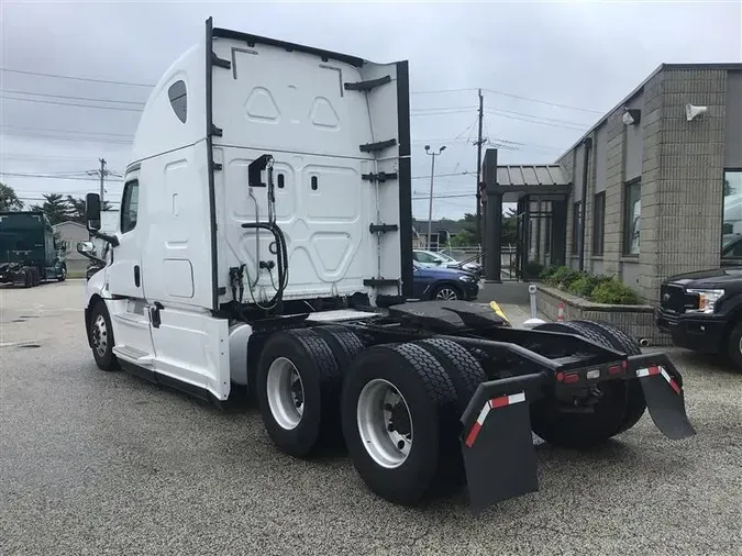 2019 FREIGHTLINER CA126