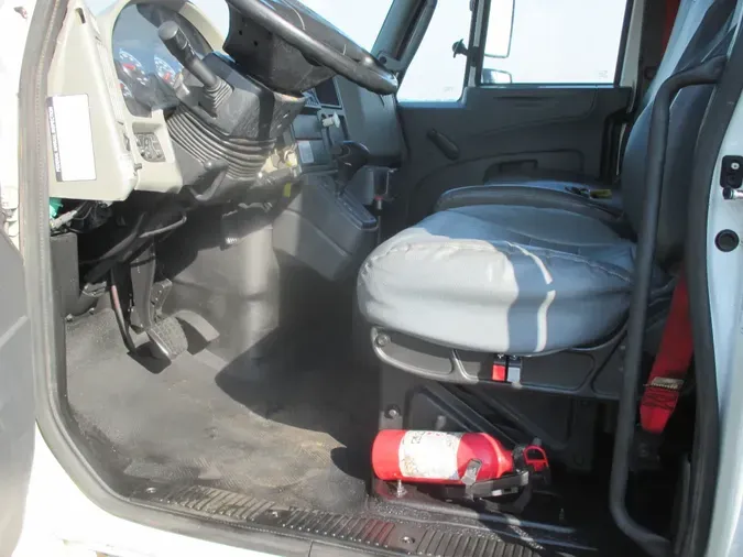 2013 INTERNATIONAL 4300