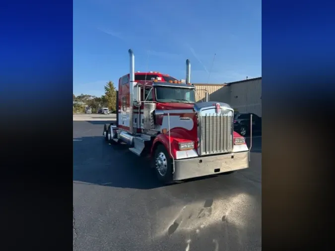 2018 Kenworth W900