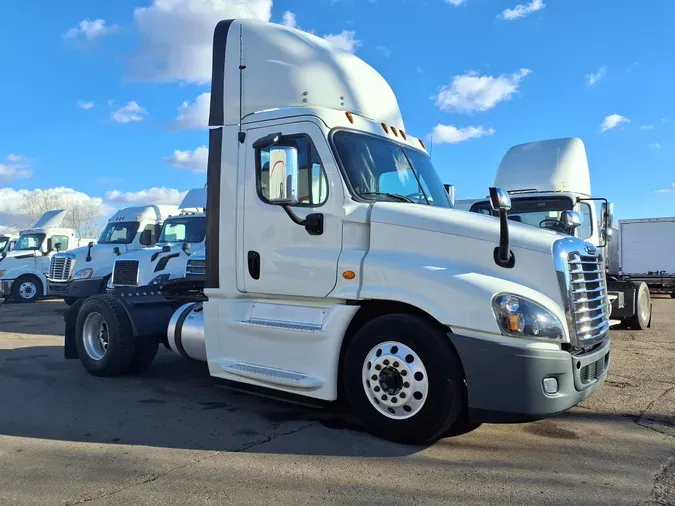 2017 FREIGHTLINER/MERCEDES CASCADIA 125