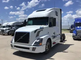 2018 VOLVO VNL670