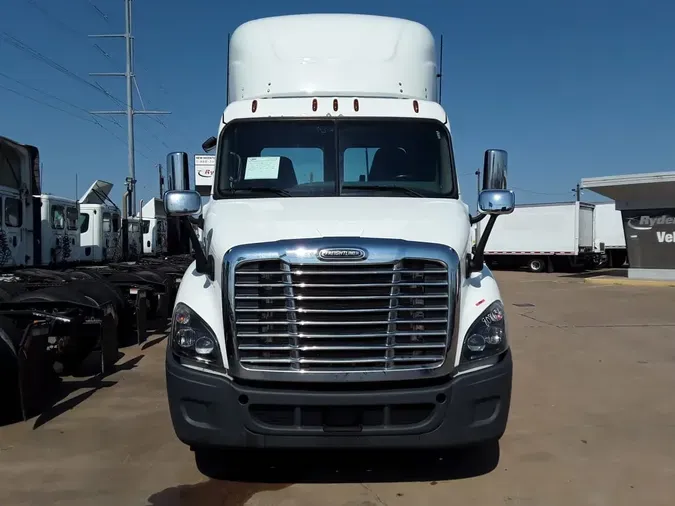 2019 FREIGHTLINER CASCADIA 113