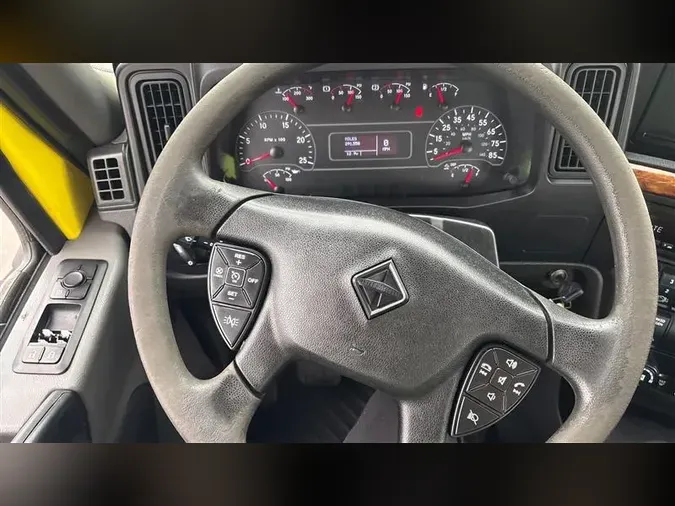 2018 INTERNATIONAL RH613