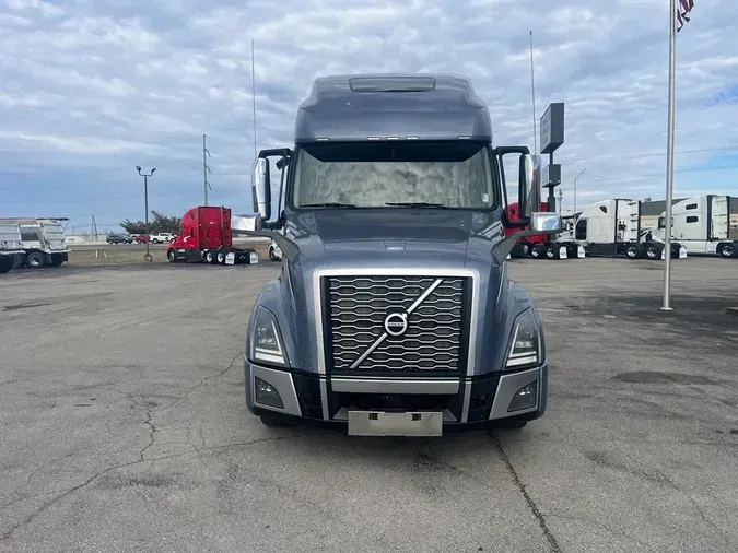 2022 VOLVO VNL64T760