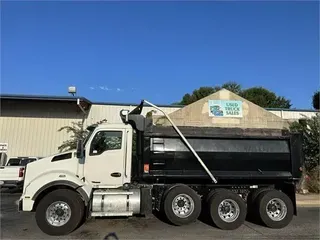 2022 KENWORTH T880