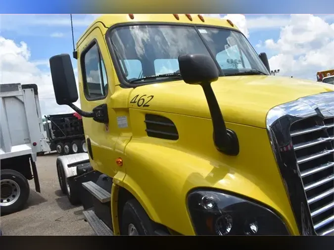 2015 FREIGHTLINER CASCADIA 113