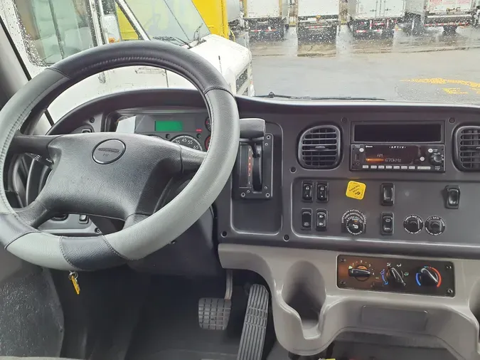 2018 FREIGHTLINER/MERCEDES M2 106