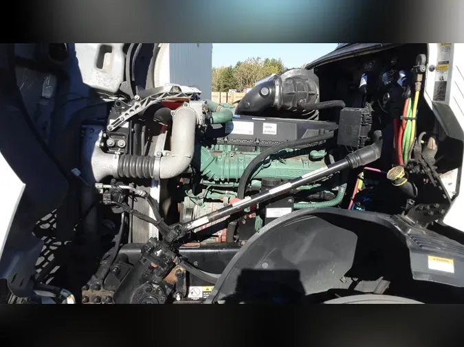 2019 Volvo VNL300047d8d5a300b400073f22e603c100685