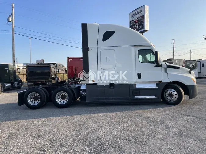 2020 FREIGHTLINER Cascadia 126