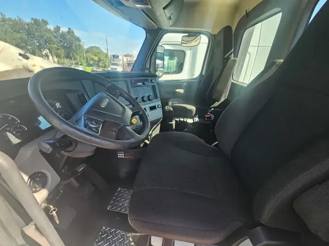 2019 FREIGHTLINER NEW CASCADIA 116
