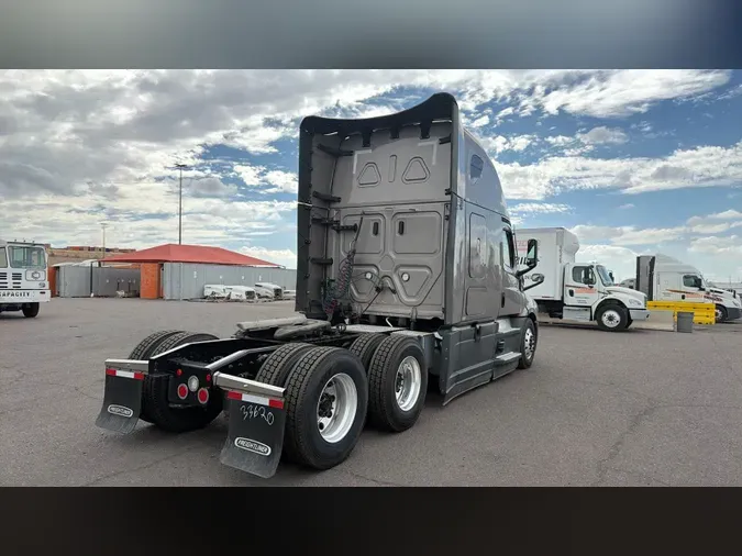 2025 Freightliner Cascadia 12604813b5bb3fd1bb8670d2b9af2062215