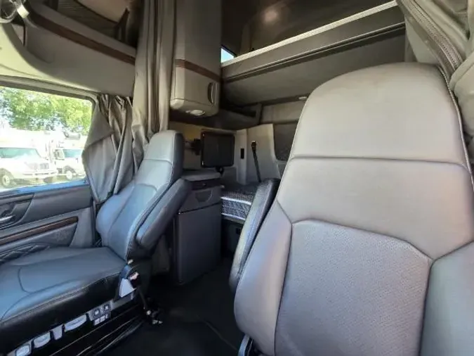 2023 International LT625