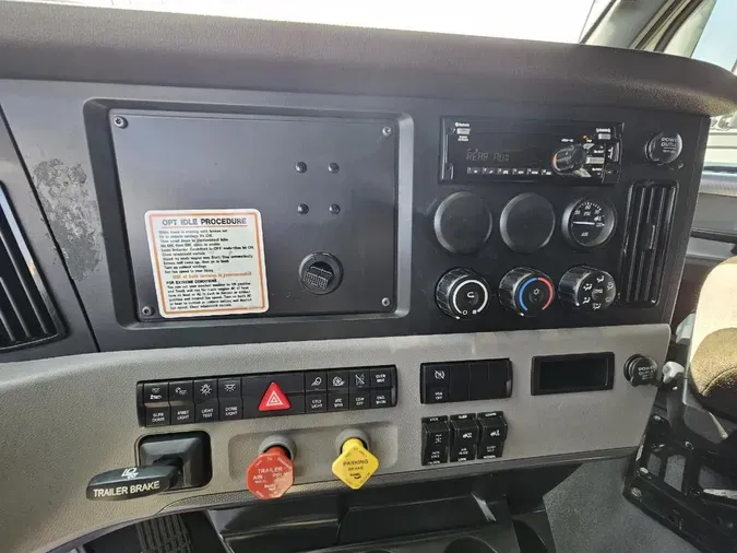 2021 FREIGHTLINER Cascadia 126