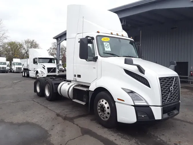 2020 VOLVO VNL64T-300