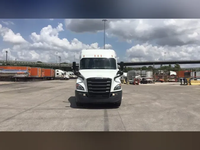 2021 Freightliner Cascadia 126