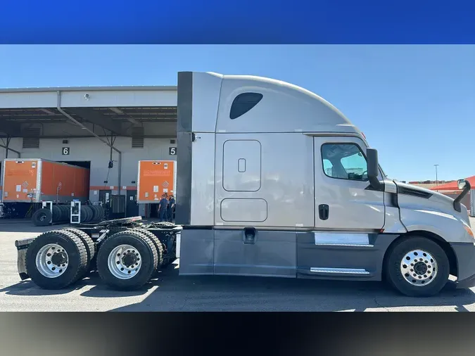 2020 Freightliner Cascadia