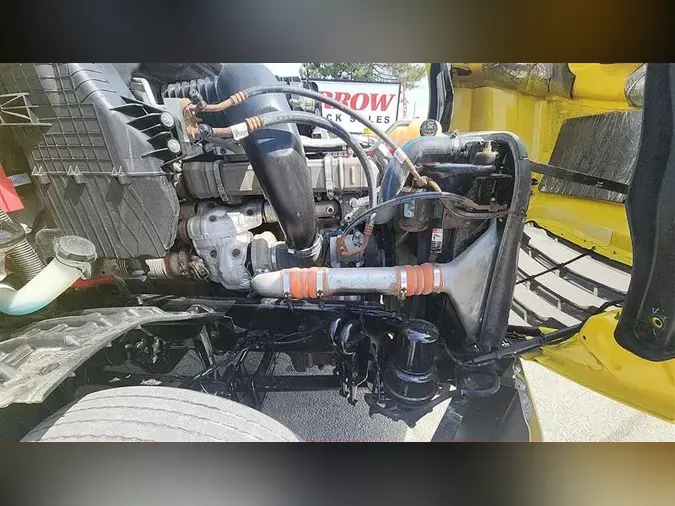 2021 FREIGHTLINER CA126
