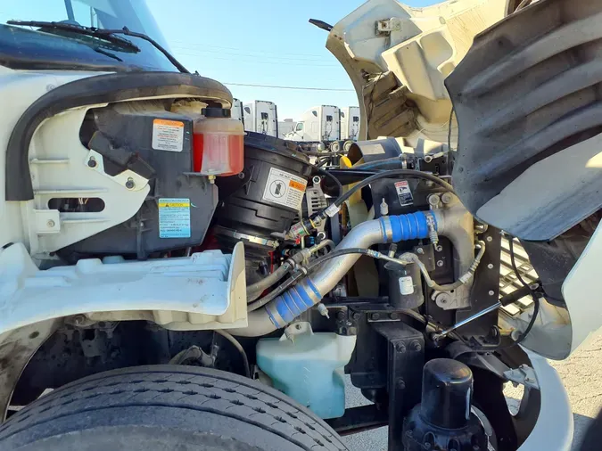 2017 FREIGHTLINER/MERCEDES M2 106
