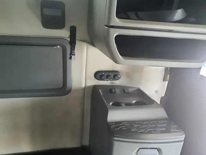 2020 VOLVO VNL64T-760